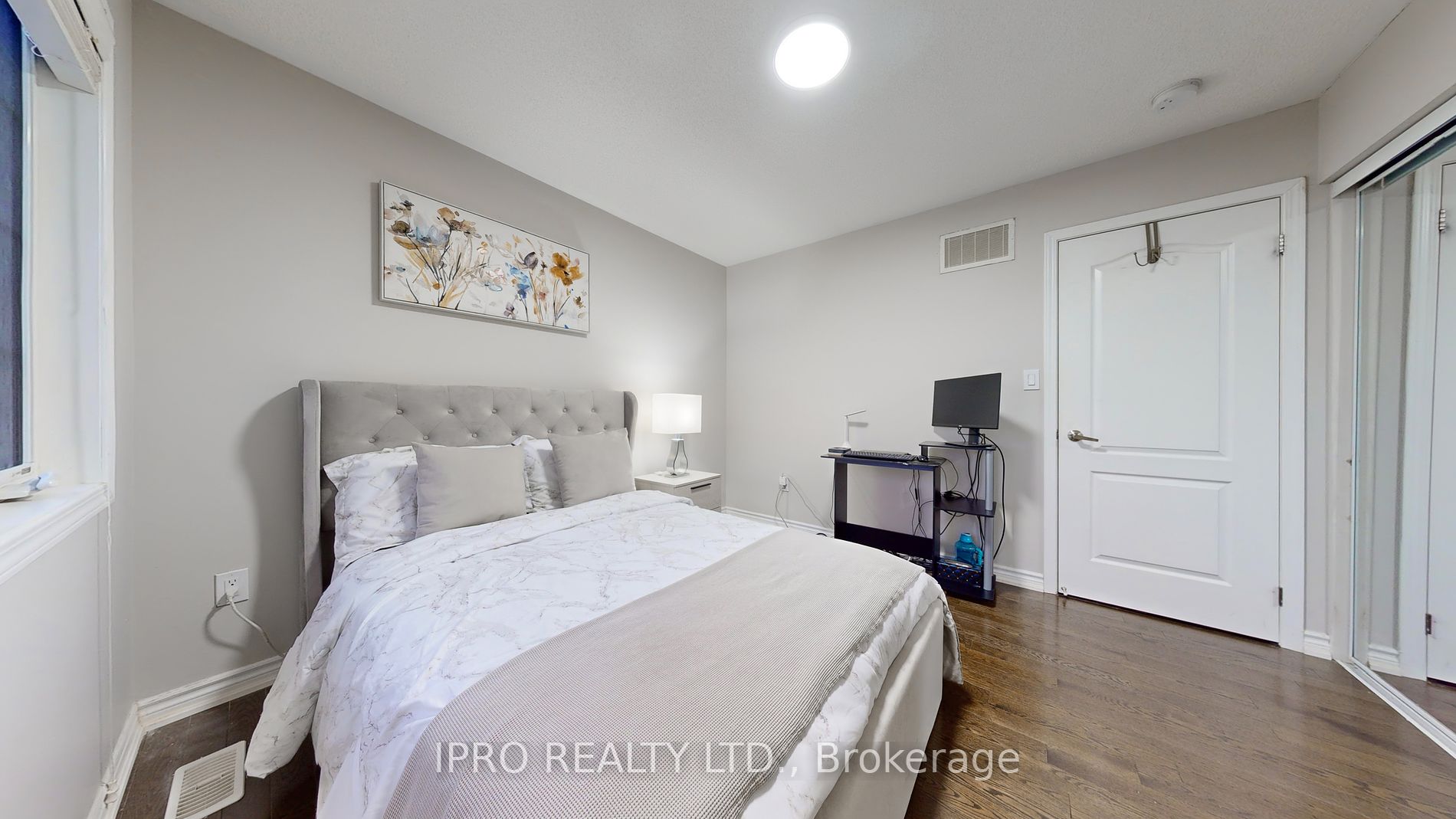 338 Trudeau Dr