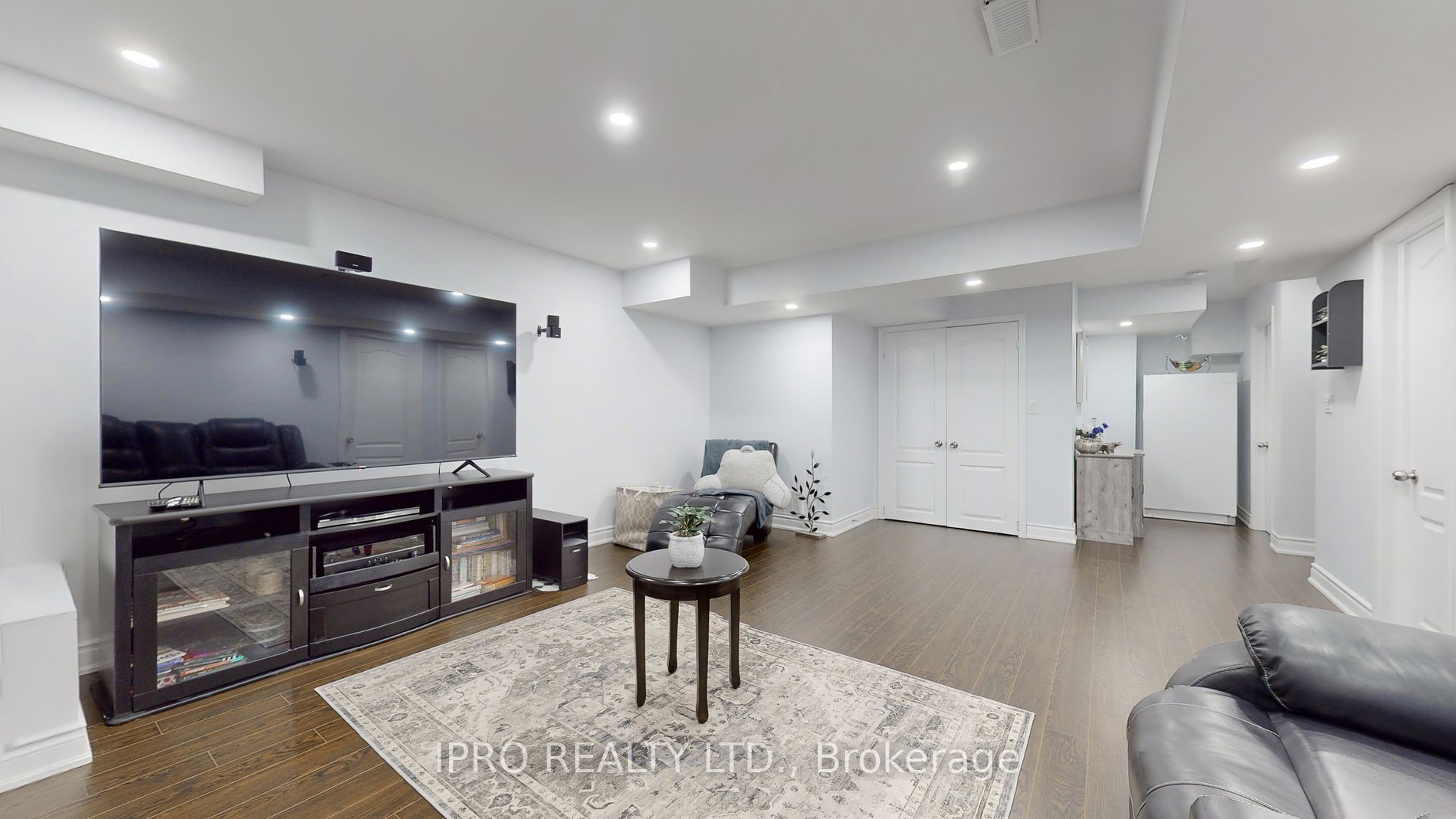 338 Trudeau Dr