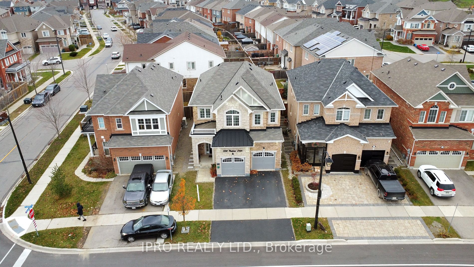 338 Trudeau Dr