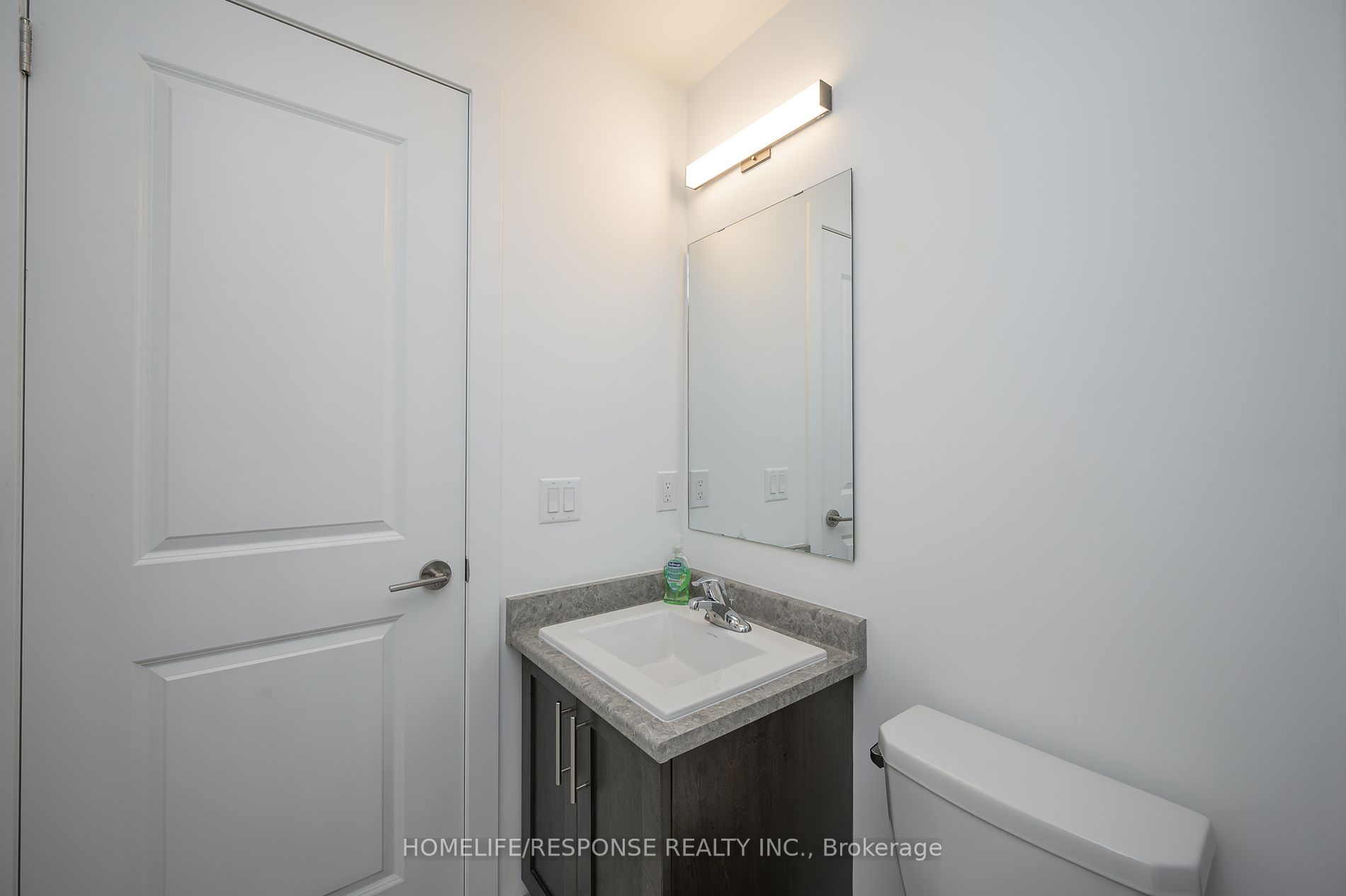 1070 DOUGLAS MCCURDY COMM, #119