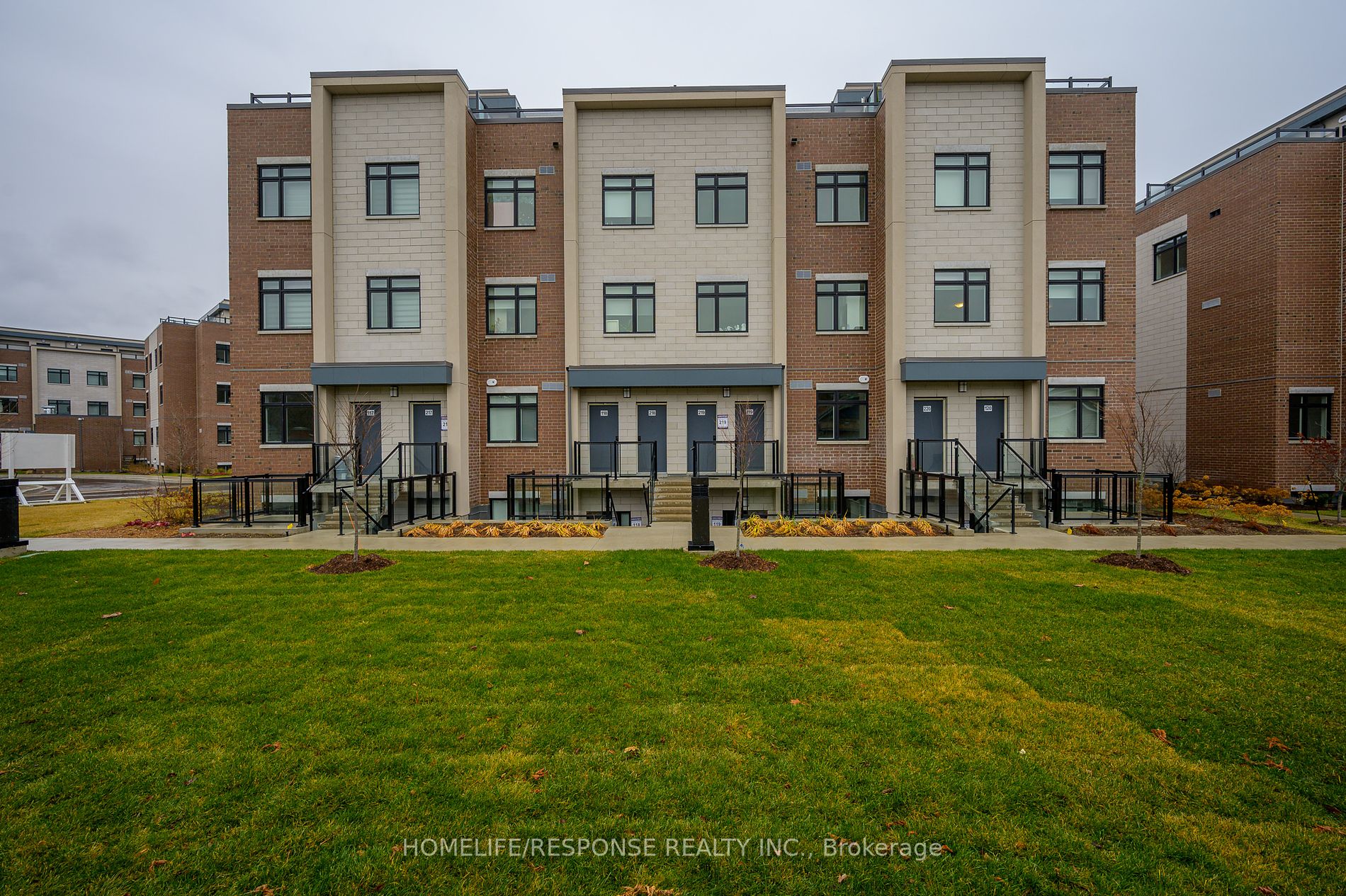 1070 DOUGLAS MCCURDY COMM, #119