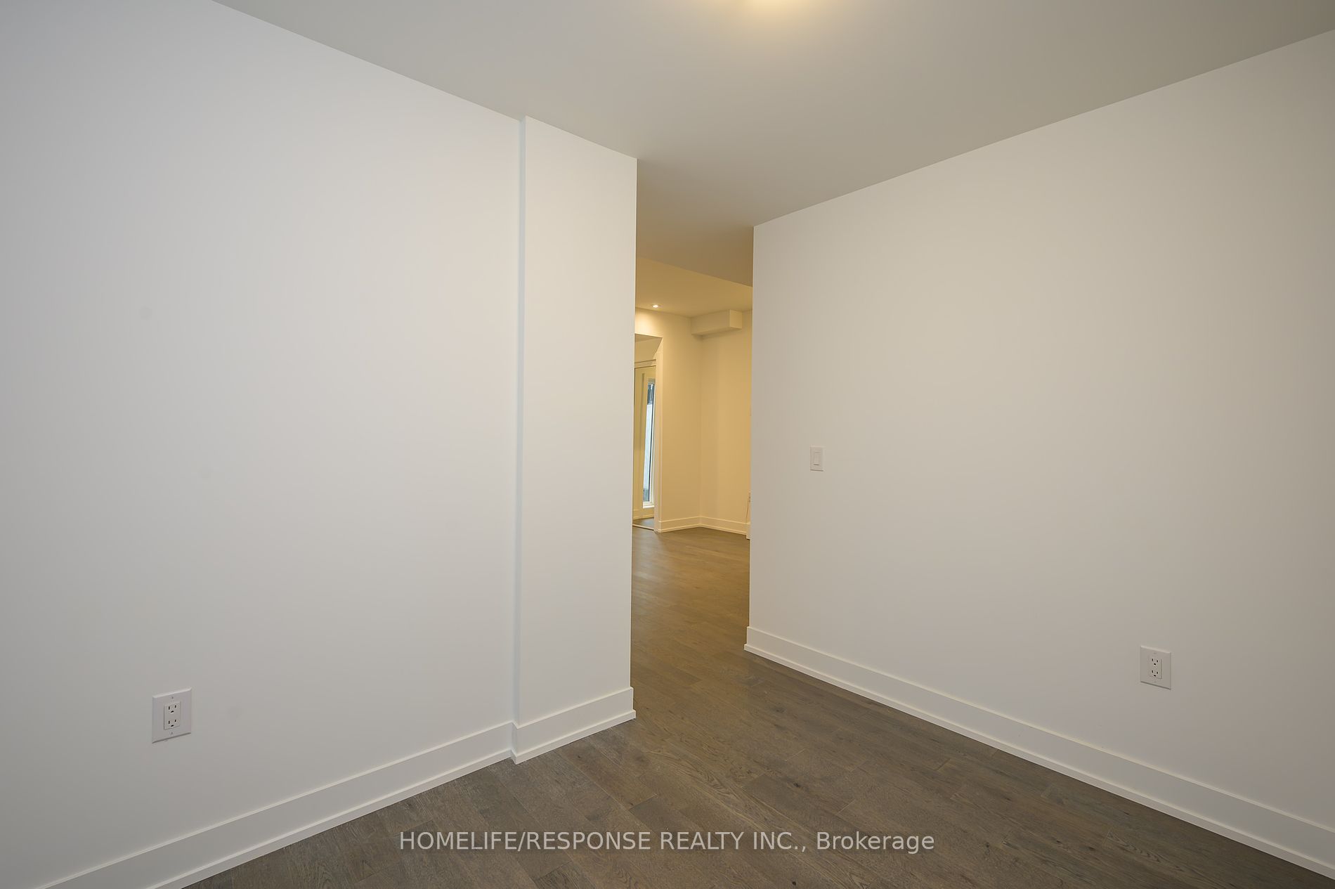 1070 DOUGLAS MCCURDY COMM, #119