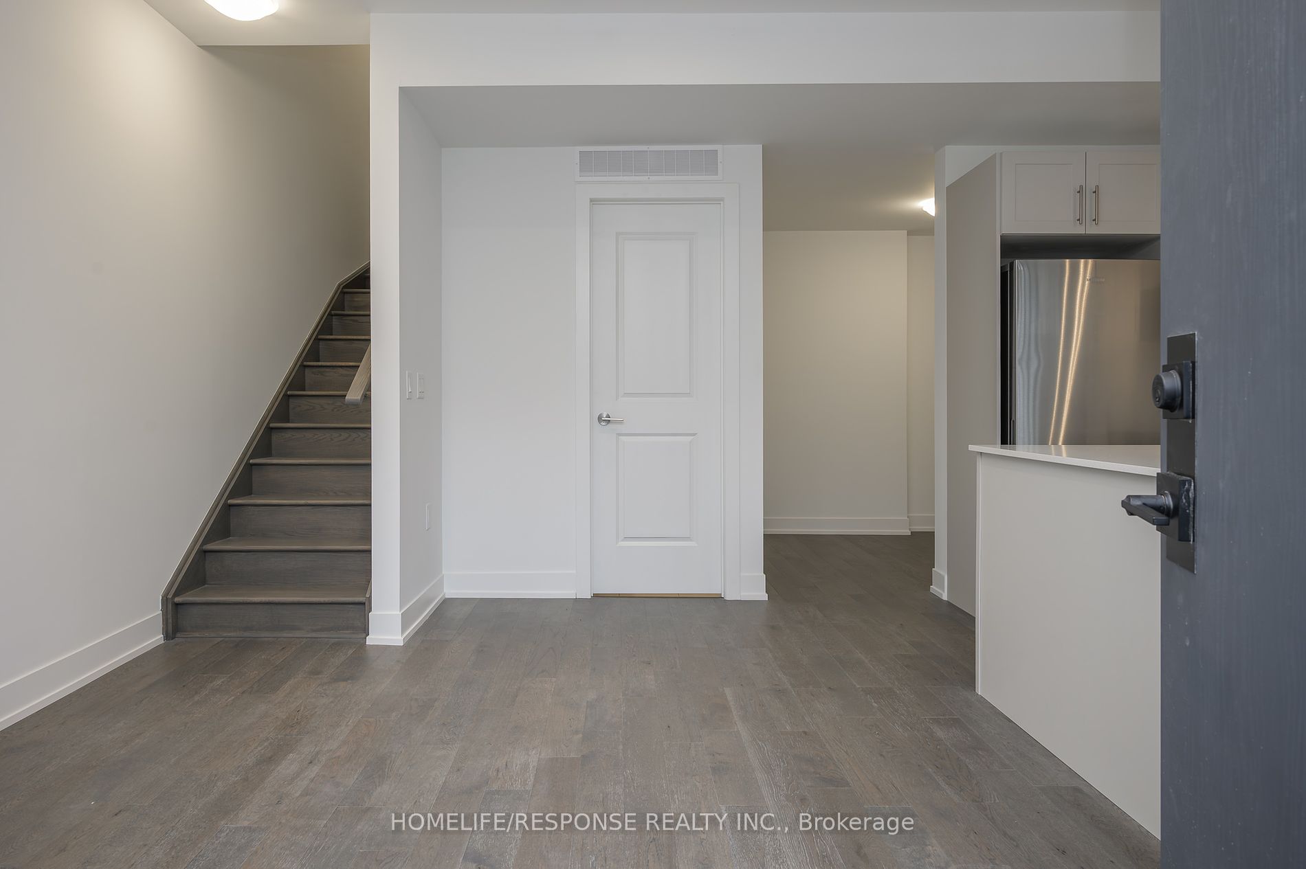 1070 DOUGLAS MCCURDY COMM, #119