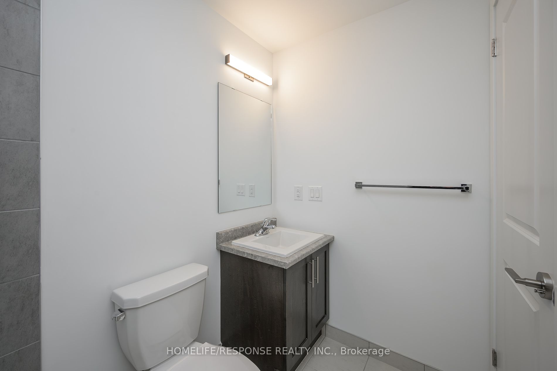1070 DOUGLAS MCCURDY COMM, #119
