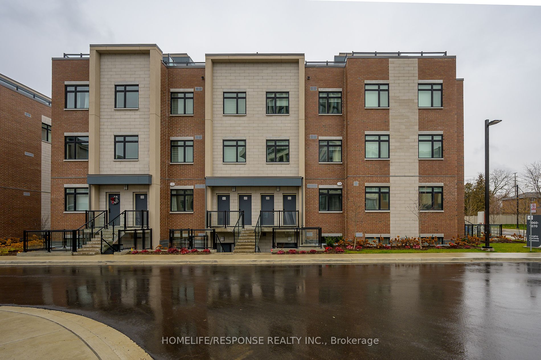 1070 DOUGLAS MCCURDY COMM, #119
