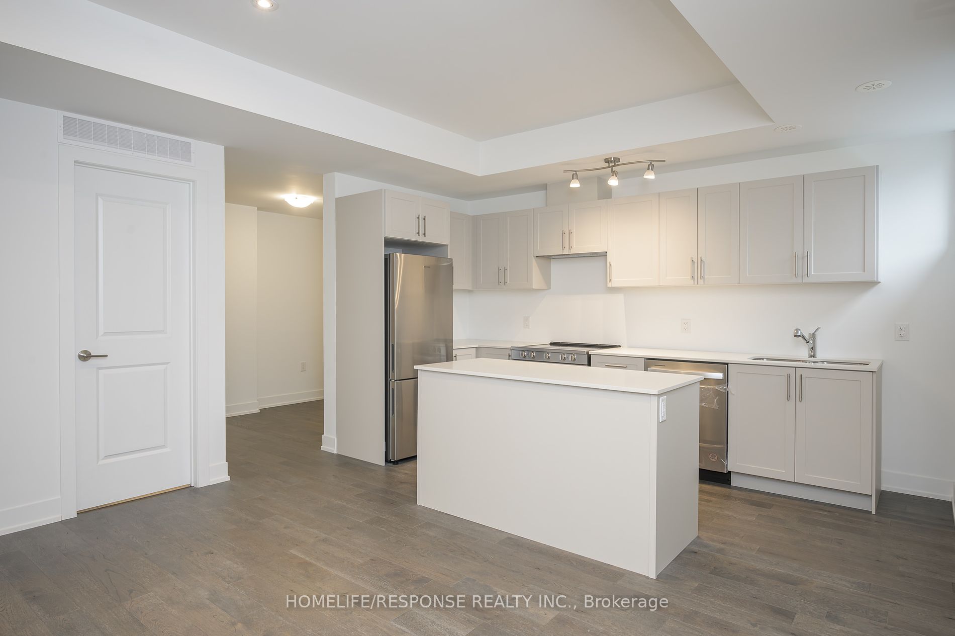 1070 DOUGLAS MCCURDY COMM, #119
