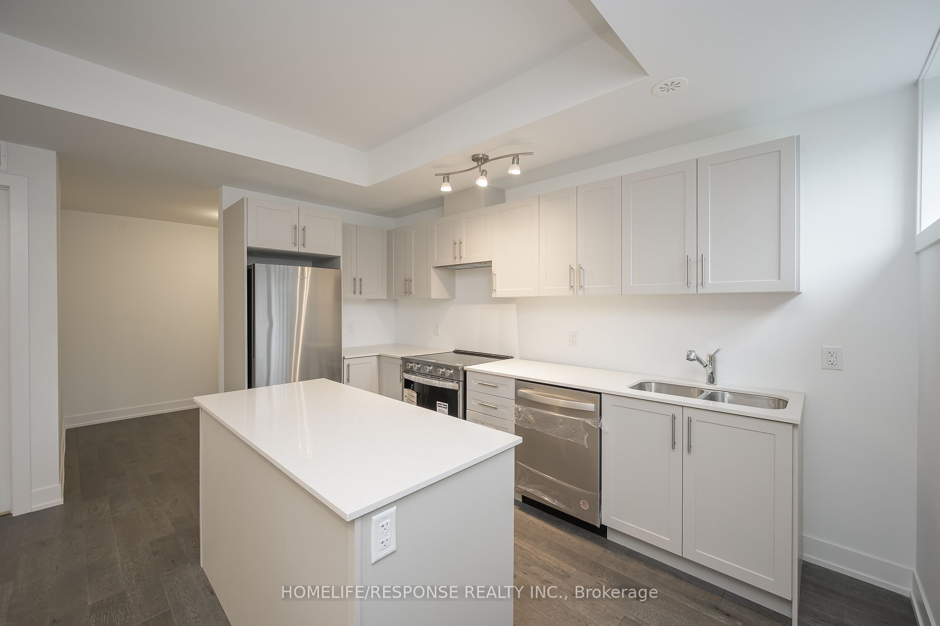 1070 DOUGLAS MCCURDY COMM, #119