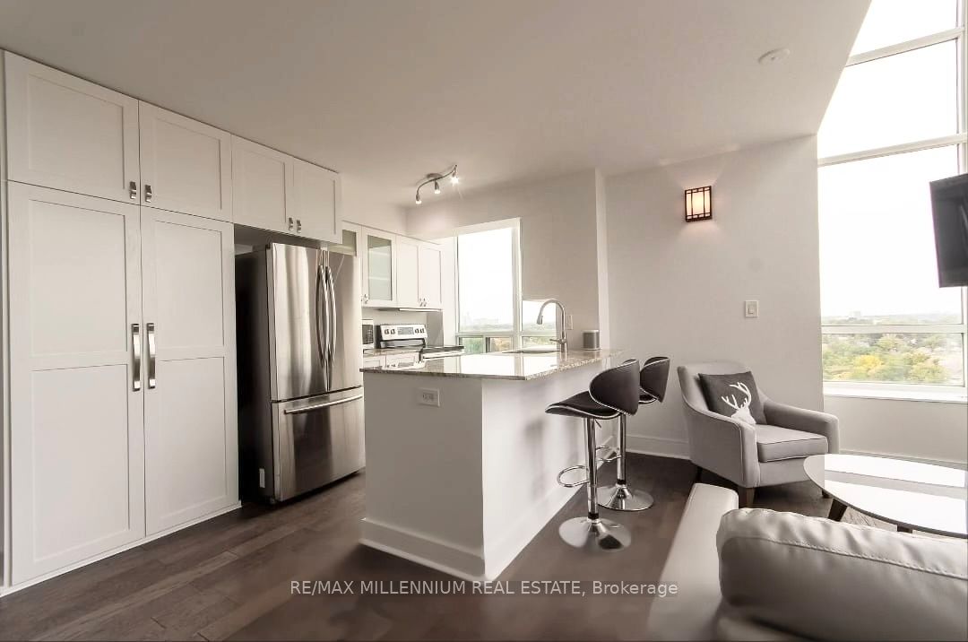 250 Manitoba St, #827