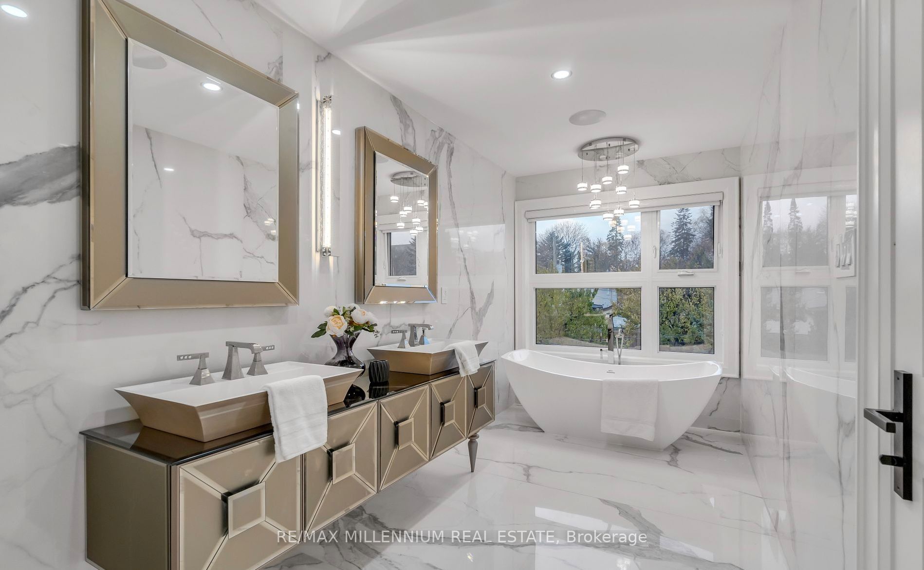 246 Edenbridge Dr