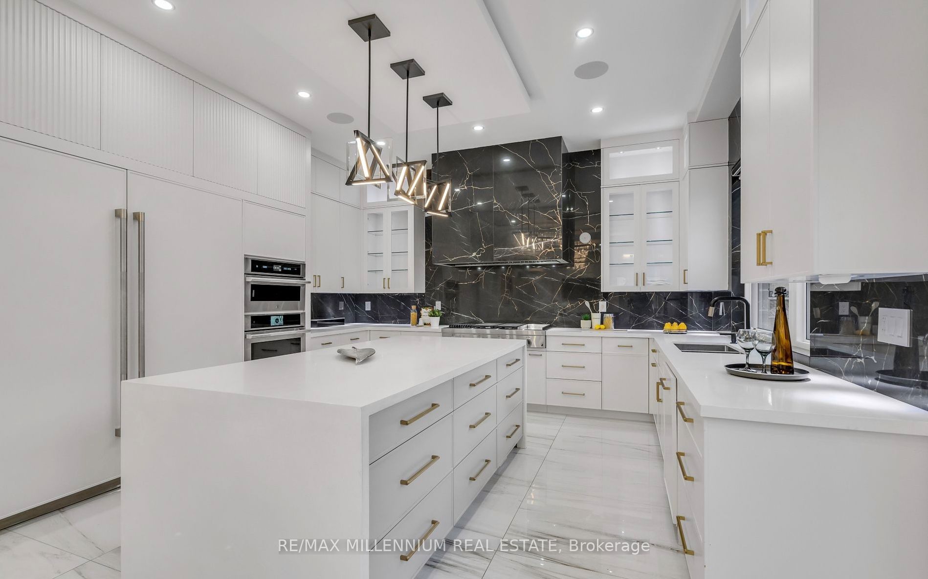 246 Edenbridge Dr