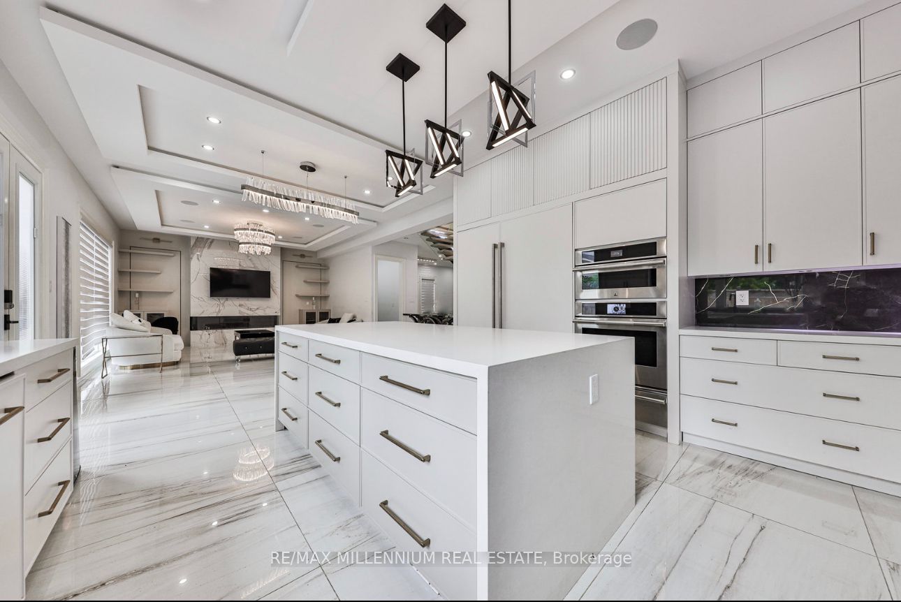 246 Edenbridge Dr