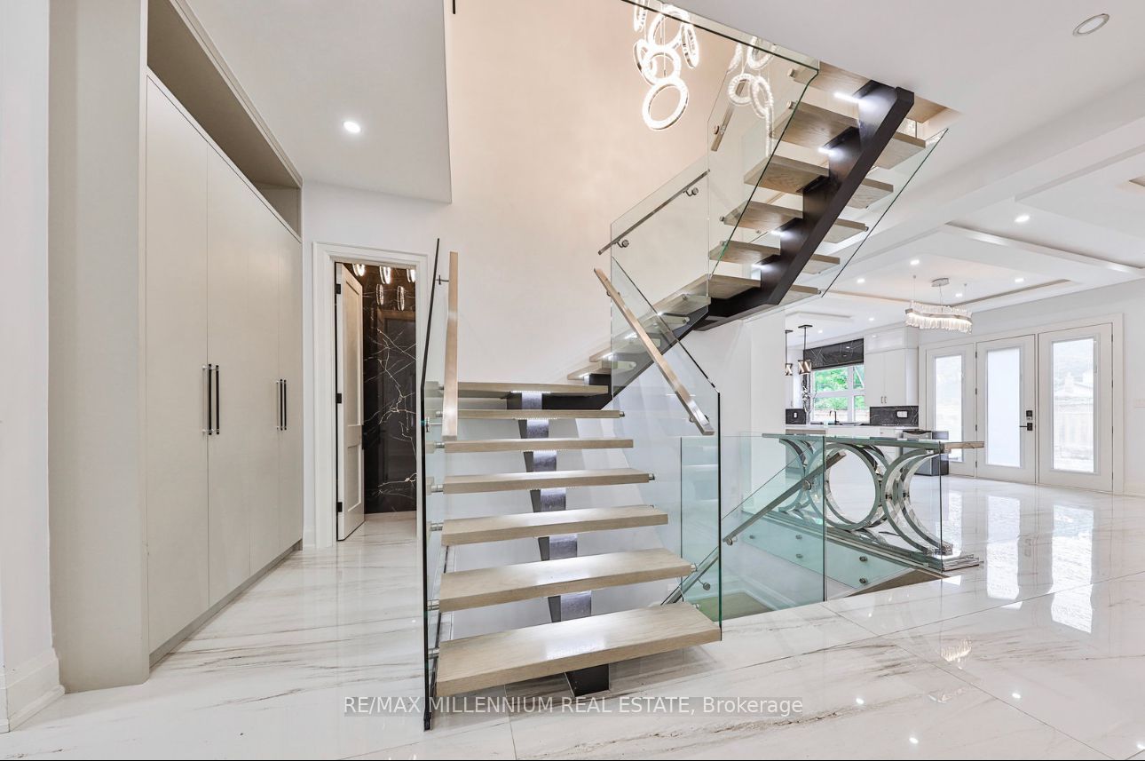246 Edenbridge Dr