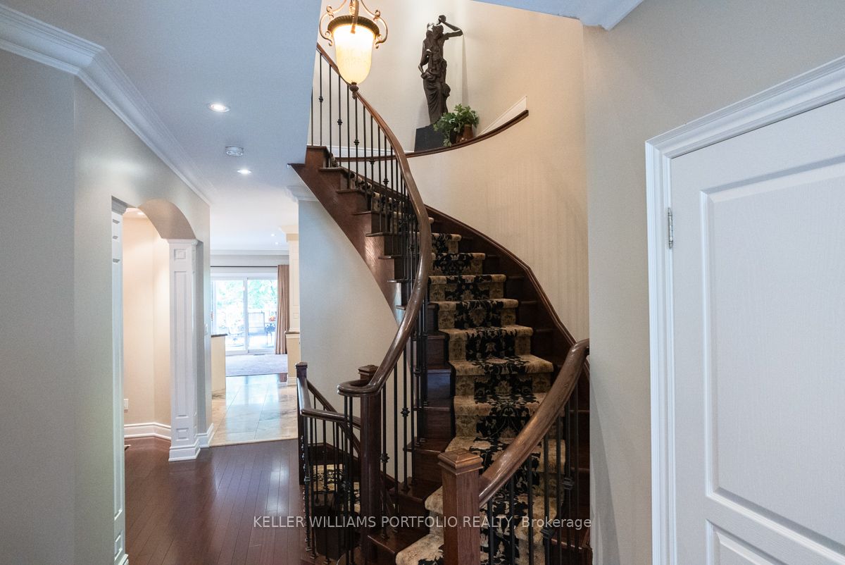 3122 Cardross Crt