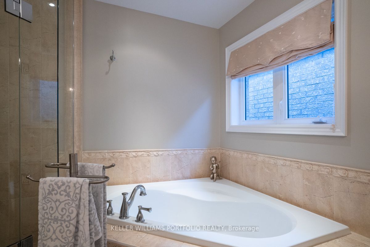 3122 Cardross Crt