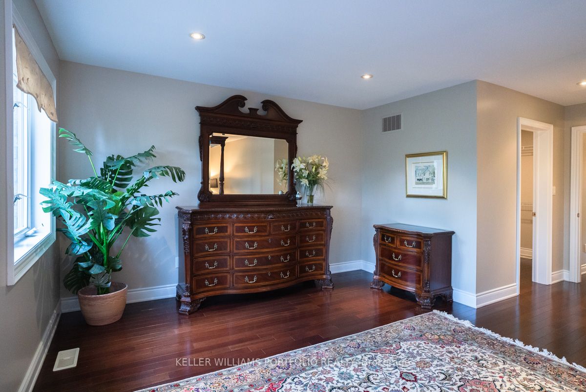 3122 Cardross Crt