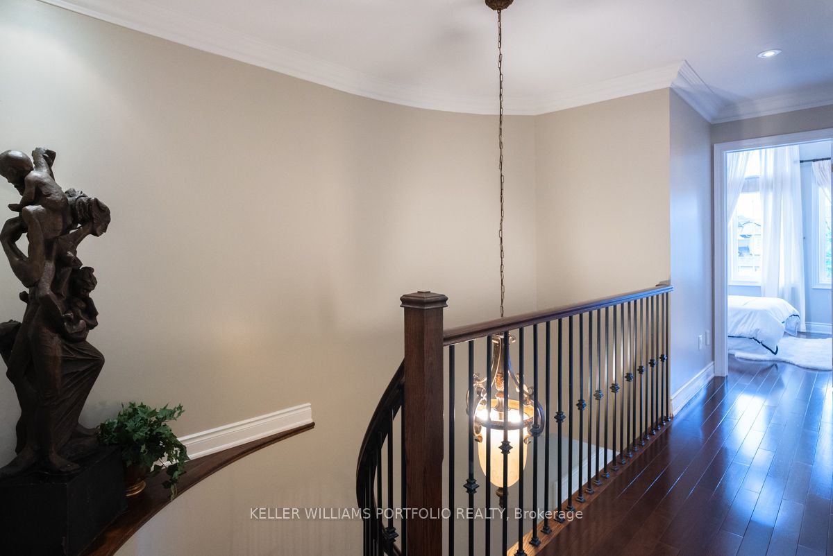 3122 Cardross Crt