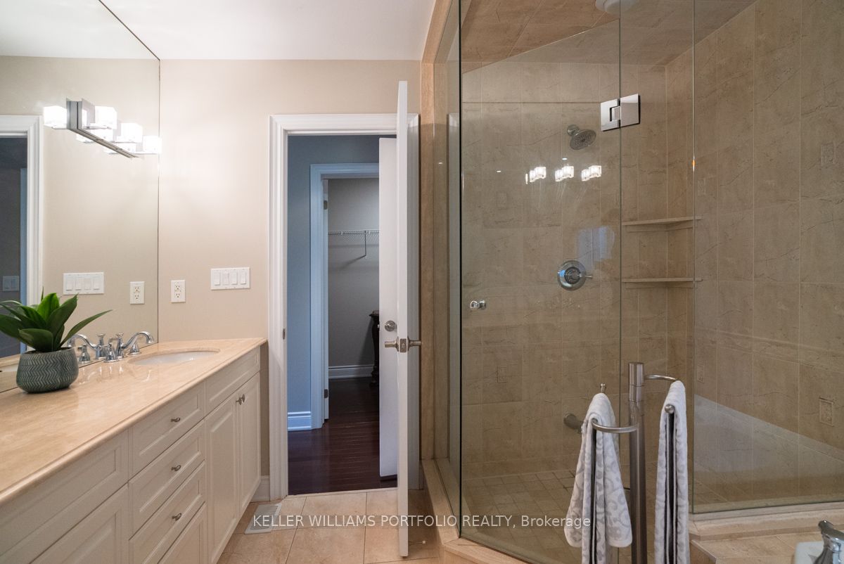 3122 Cardross Crt