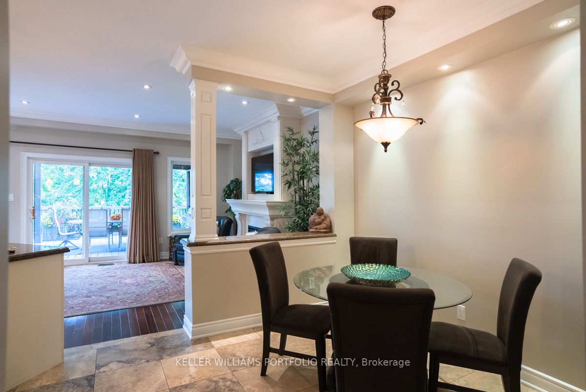 3122 Cardross Crt