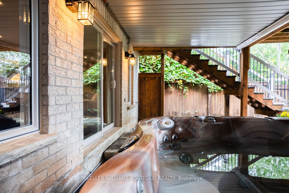 3122 Cardross Crt