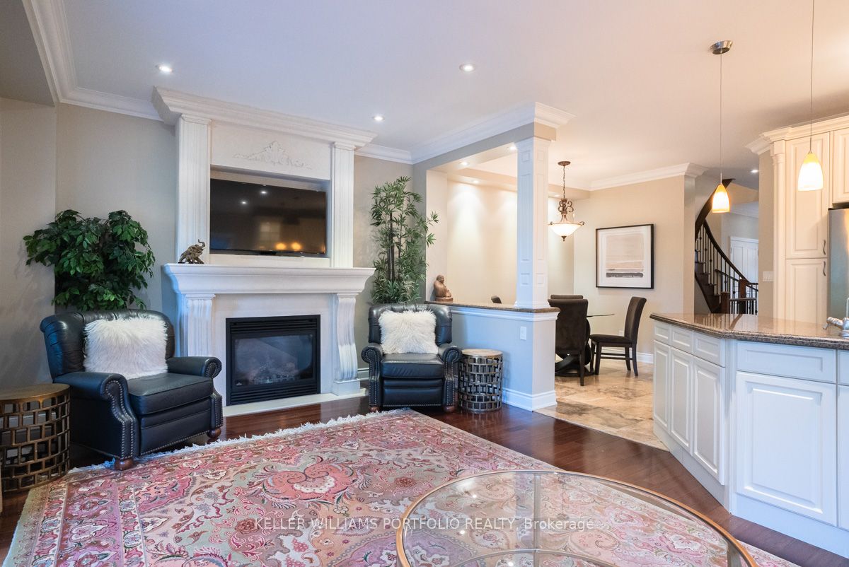 3122 Cardross Crt