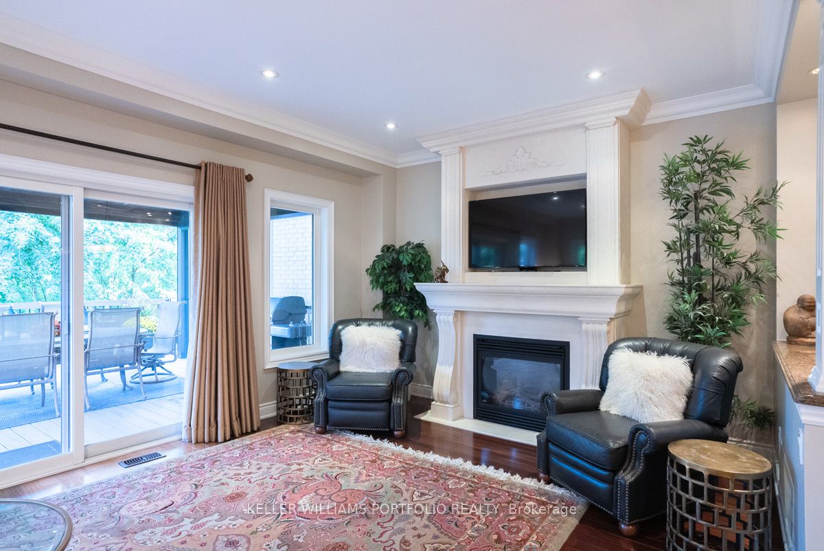3122 Cardross Crt