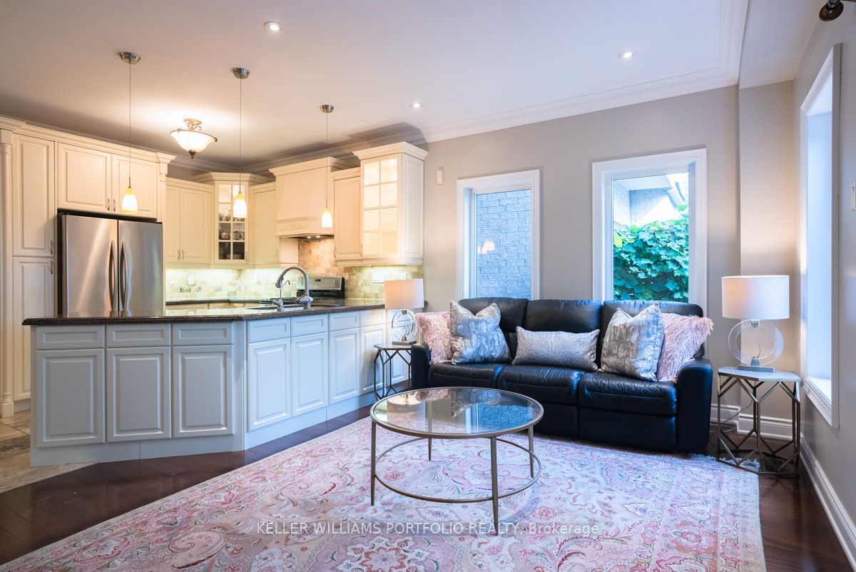 3122 Cardross Crt