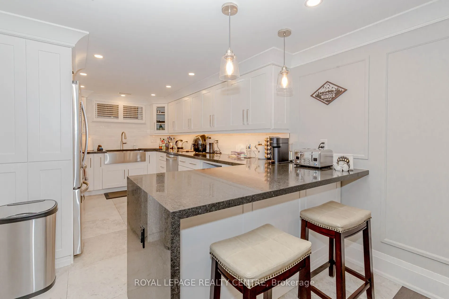 326 Slade Cres, #Lower
