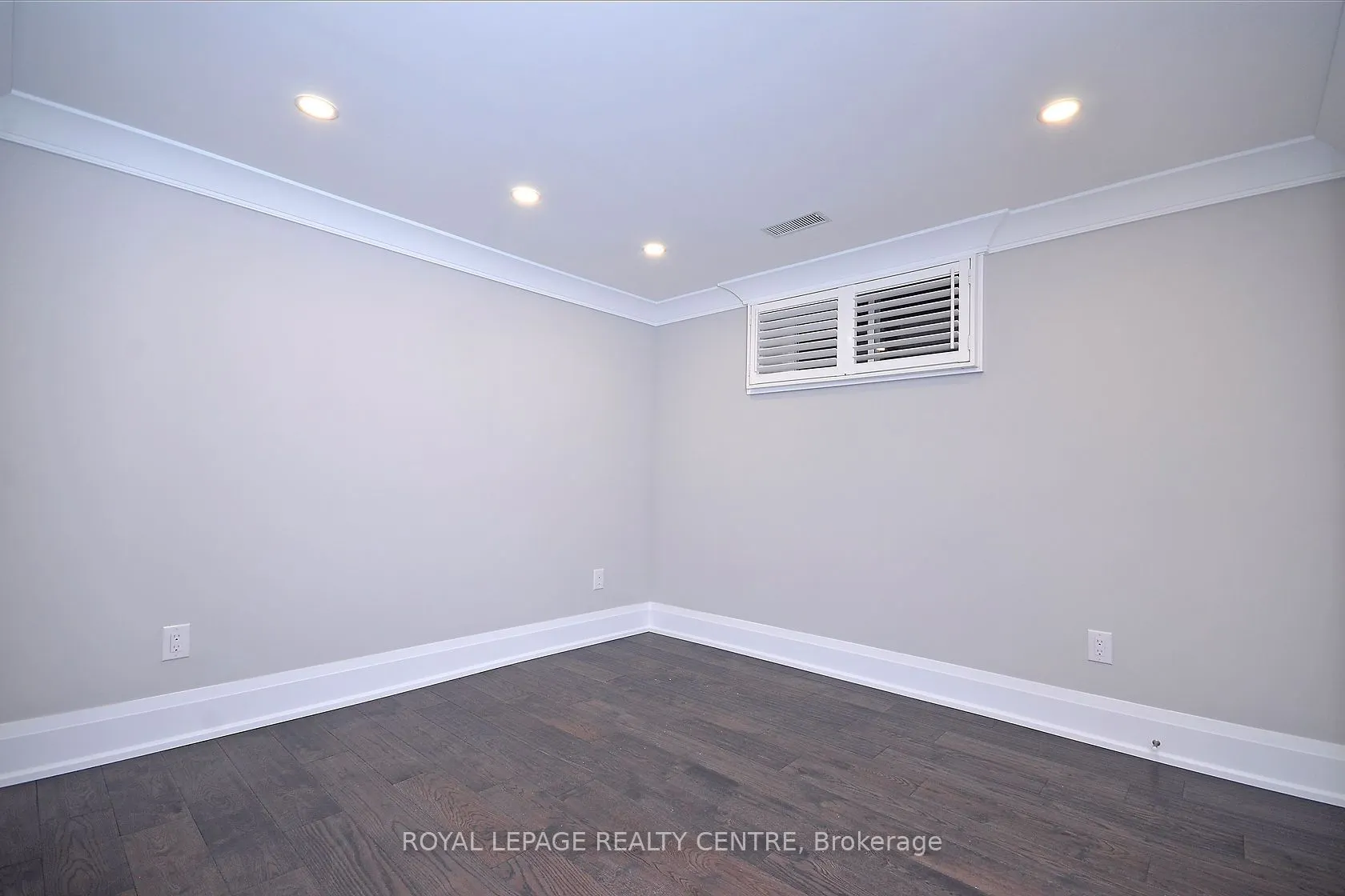 326 Slade Cres, #Lower