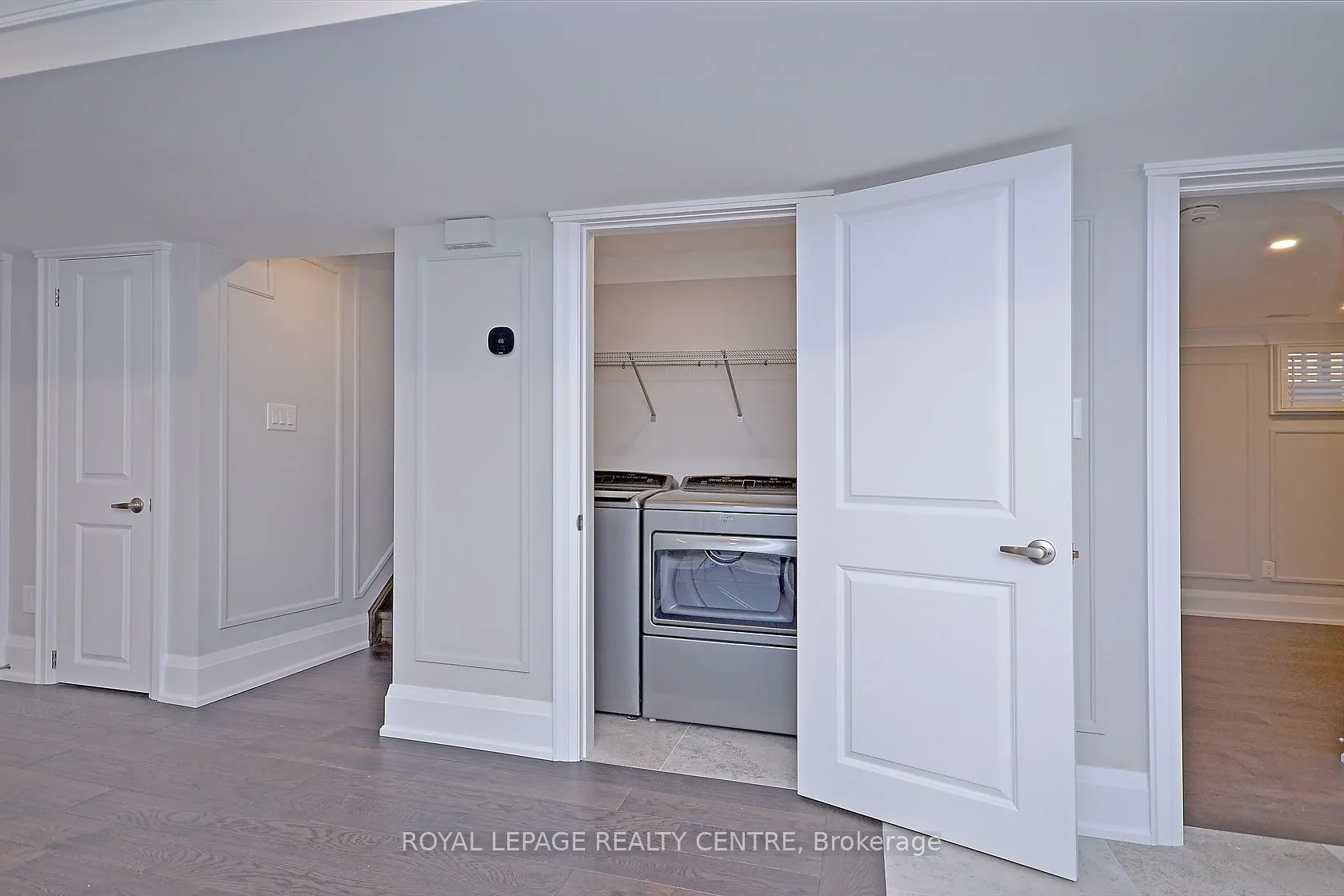 326 Slade Cres, #Lower