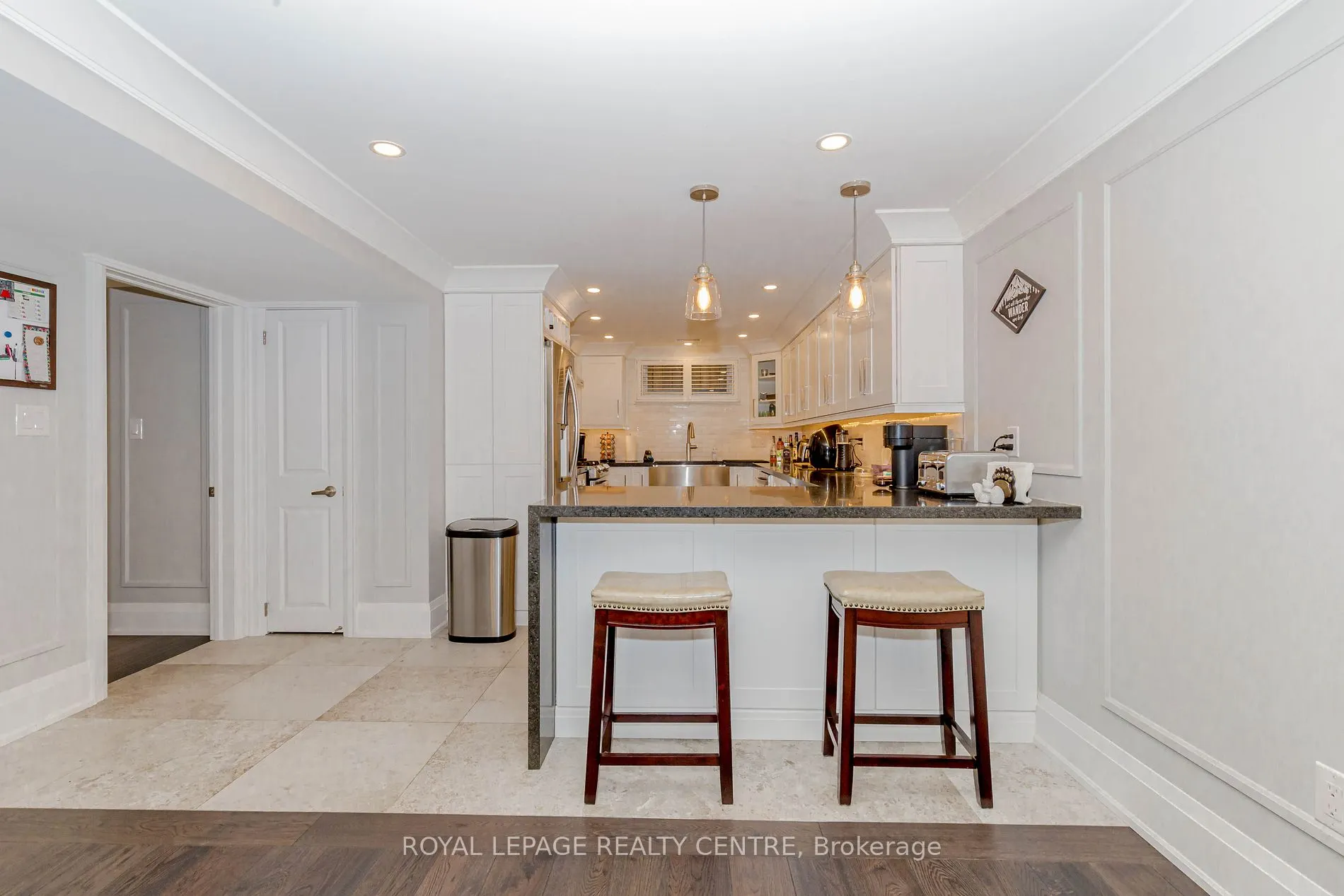 326 Slade Cres, #Lower