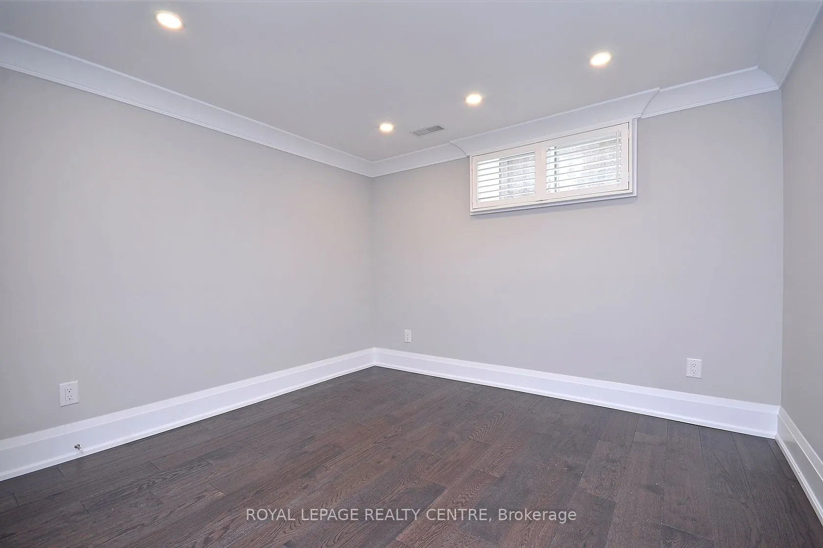 326 Slade Cres, #Lower