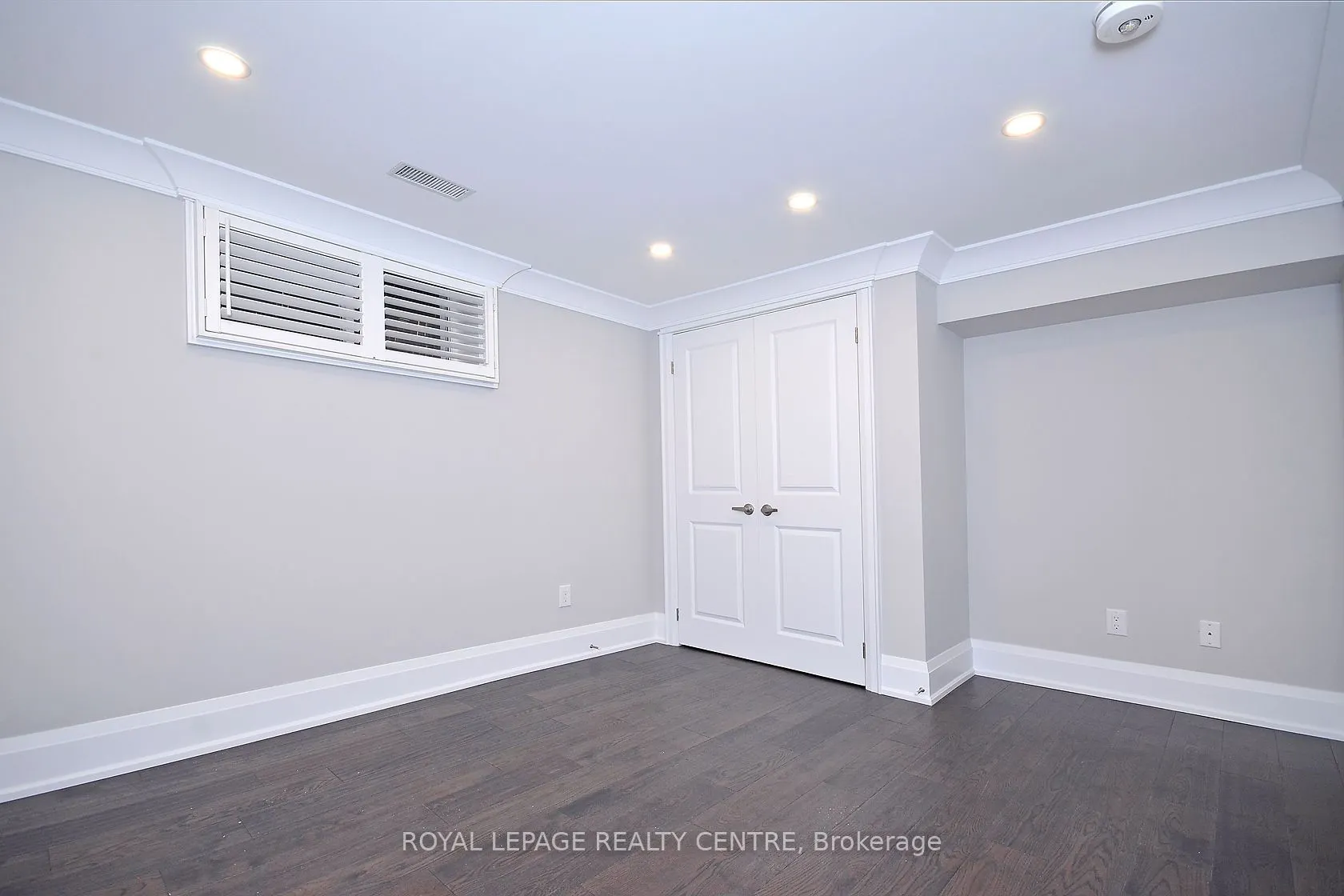 326 Slade Cres, #Lower
