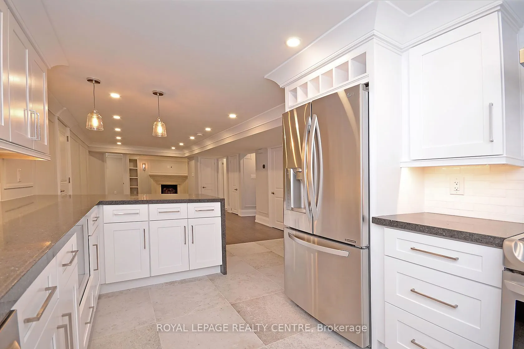 326 Slade Cres, #Lower