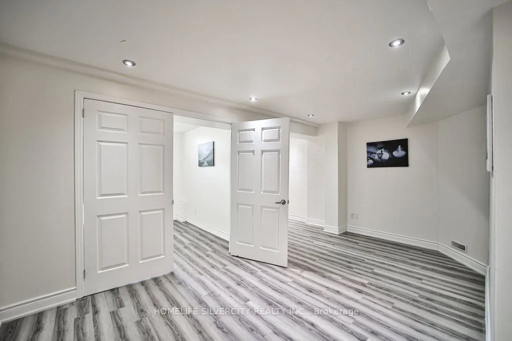 55 Samantha Cres