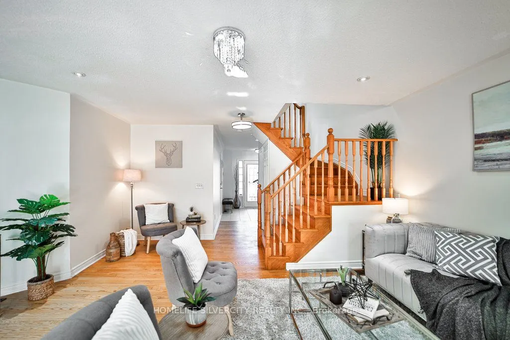 55 Samantha Cres
