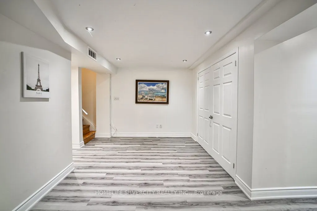 55 Samantha Cres