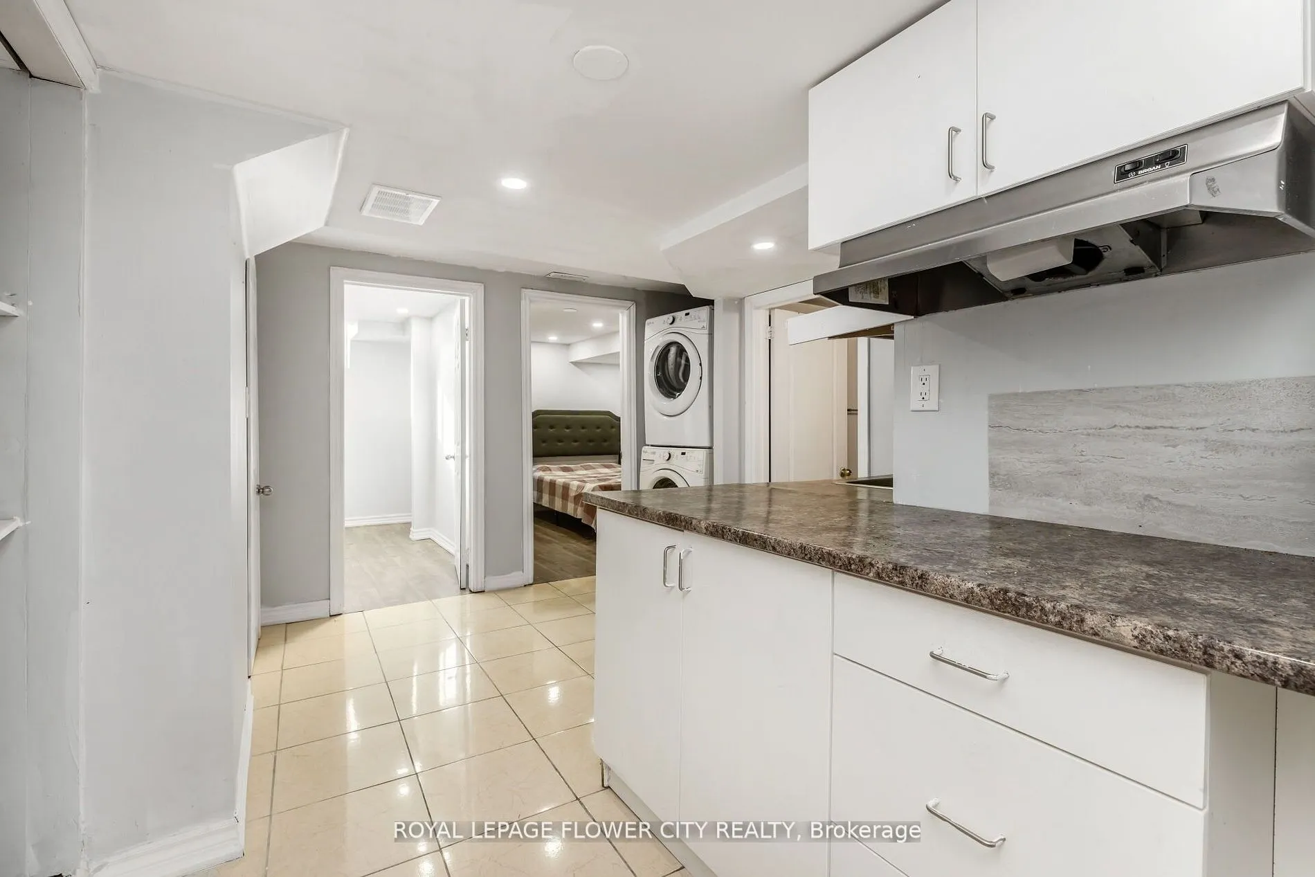 18 Loftsmoor Dr