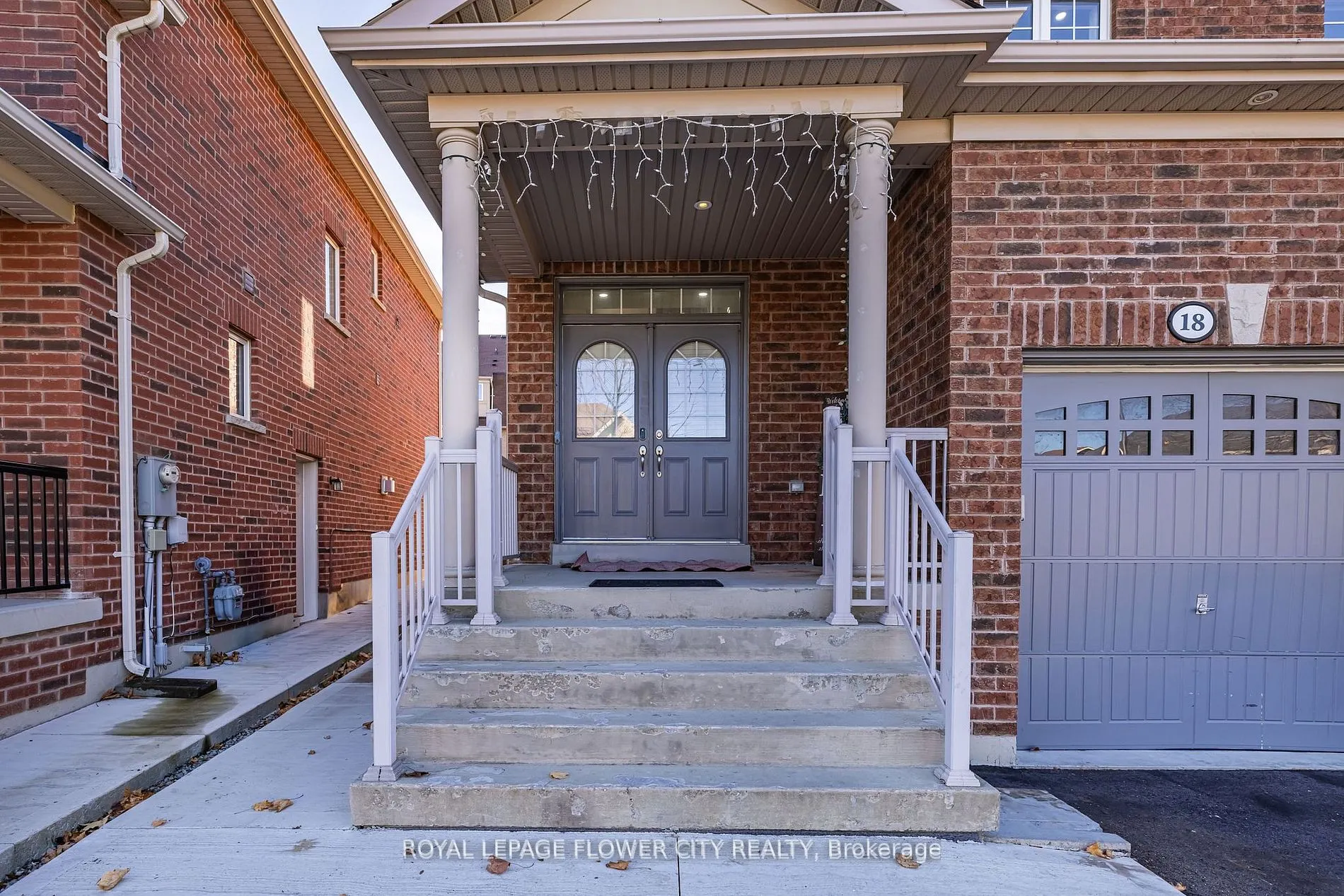 18 Loftsmoor Dr