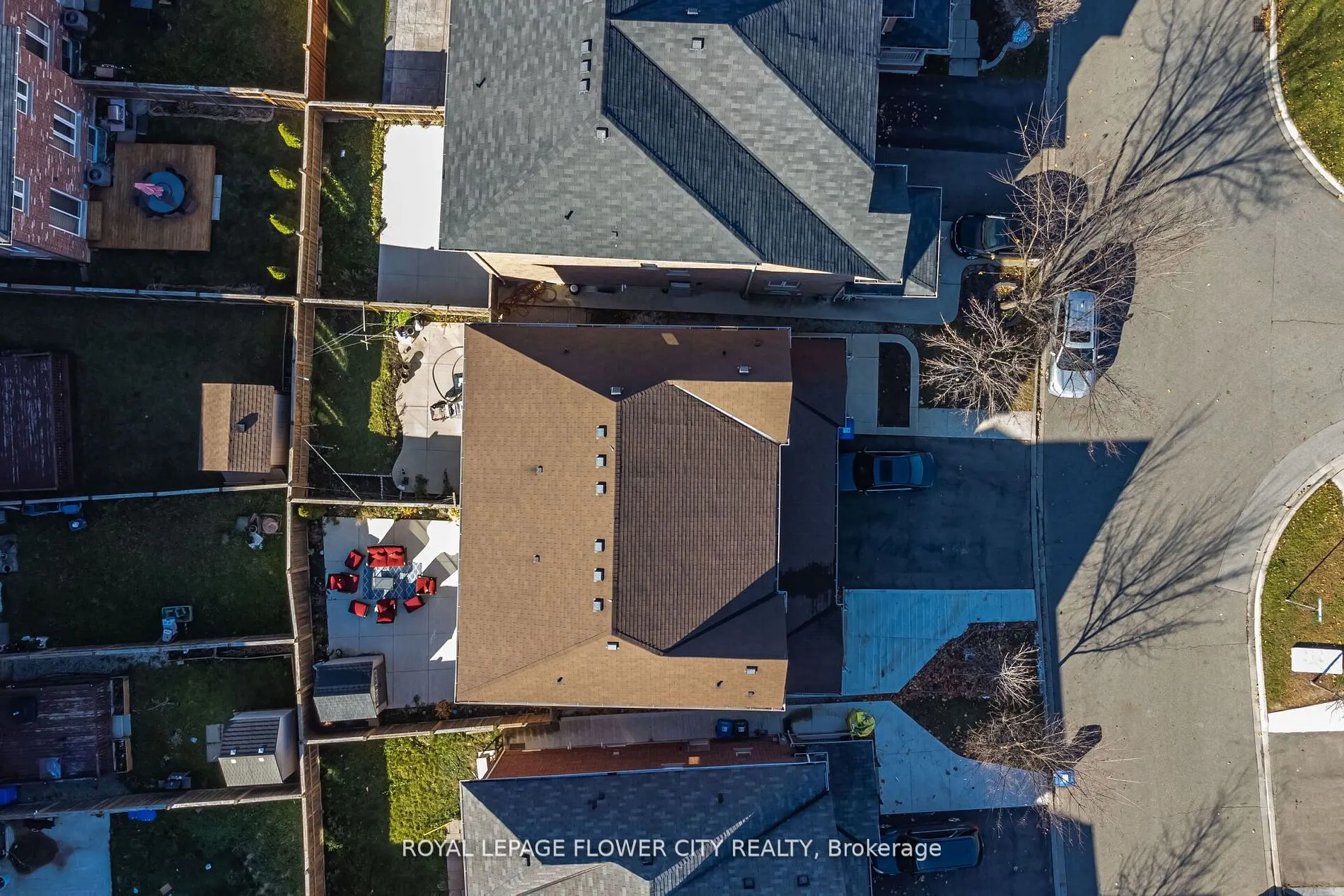 18 Loftsmoor Dr