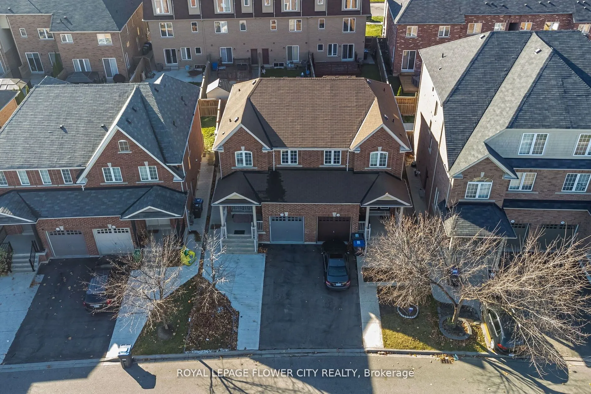 18 Loftsmoor Dr