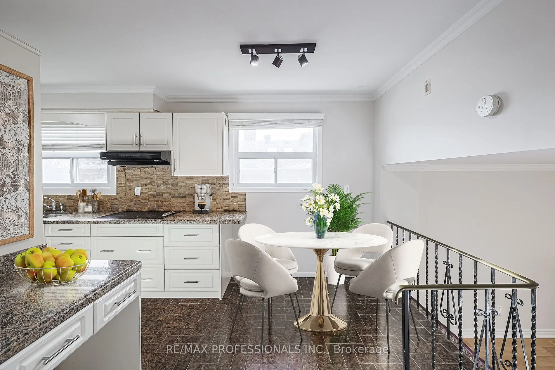 18 West Wareside Rd