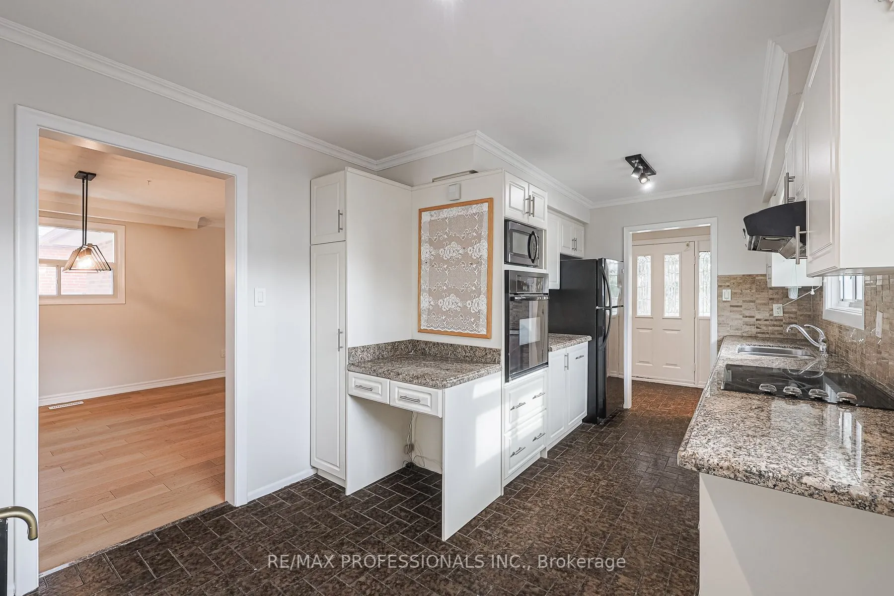 18 West Wareside Rd