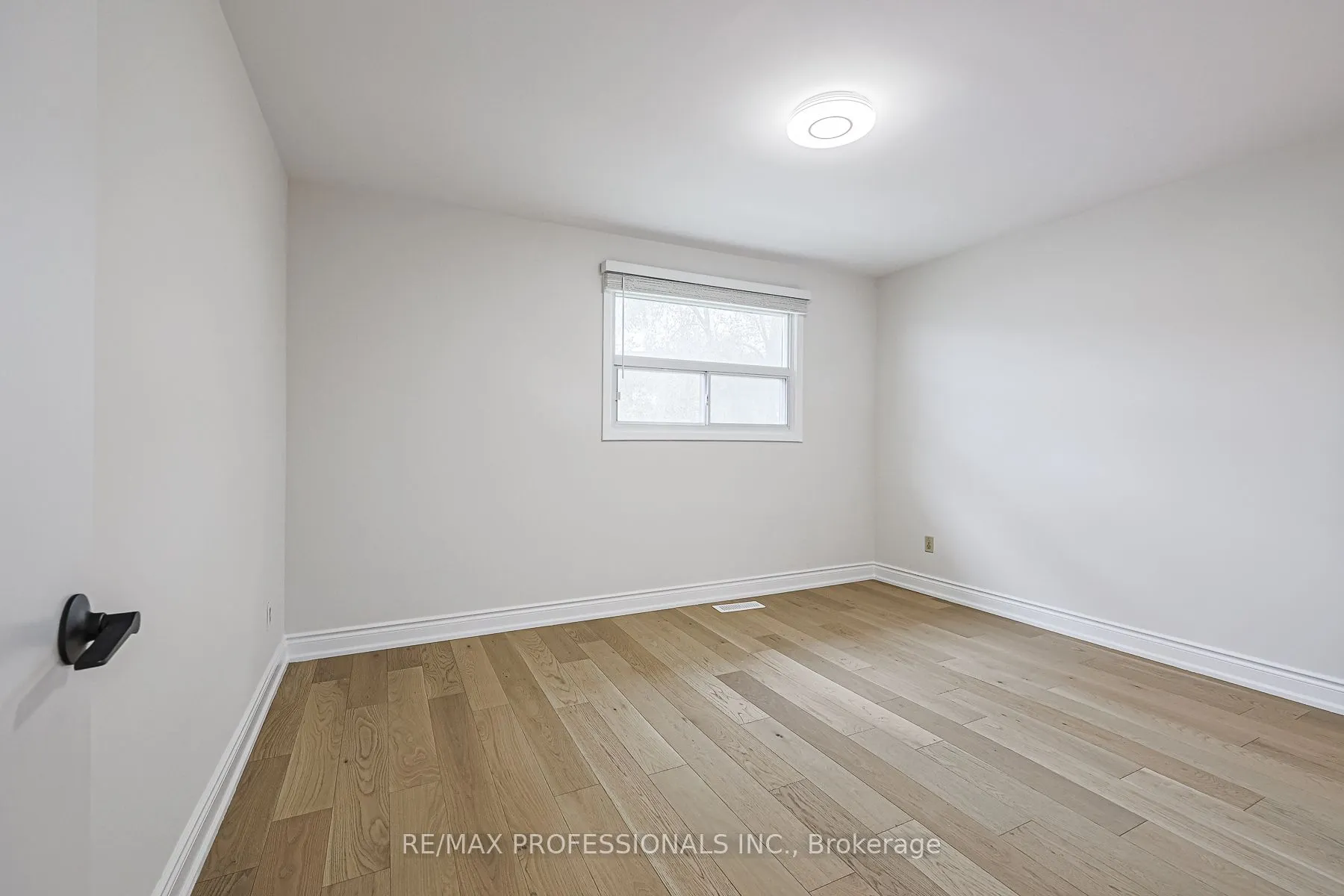 18 West Wareside Rd