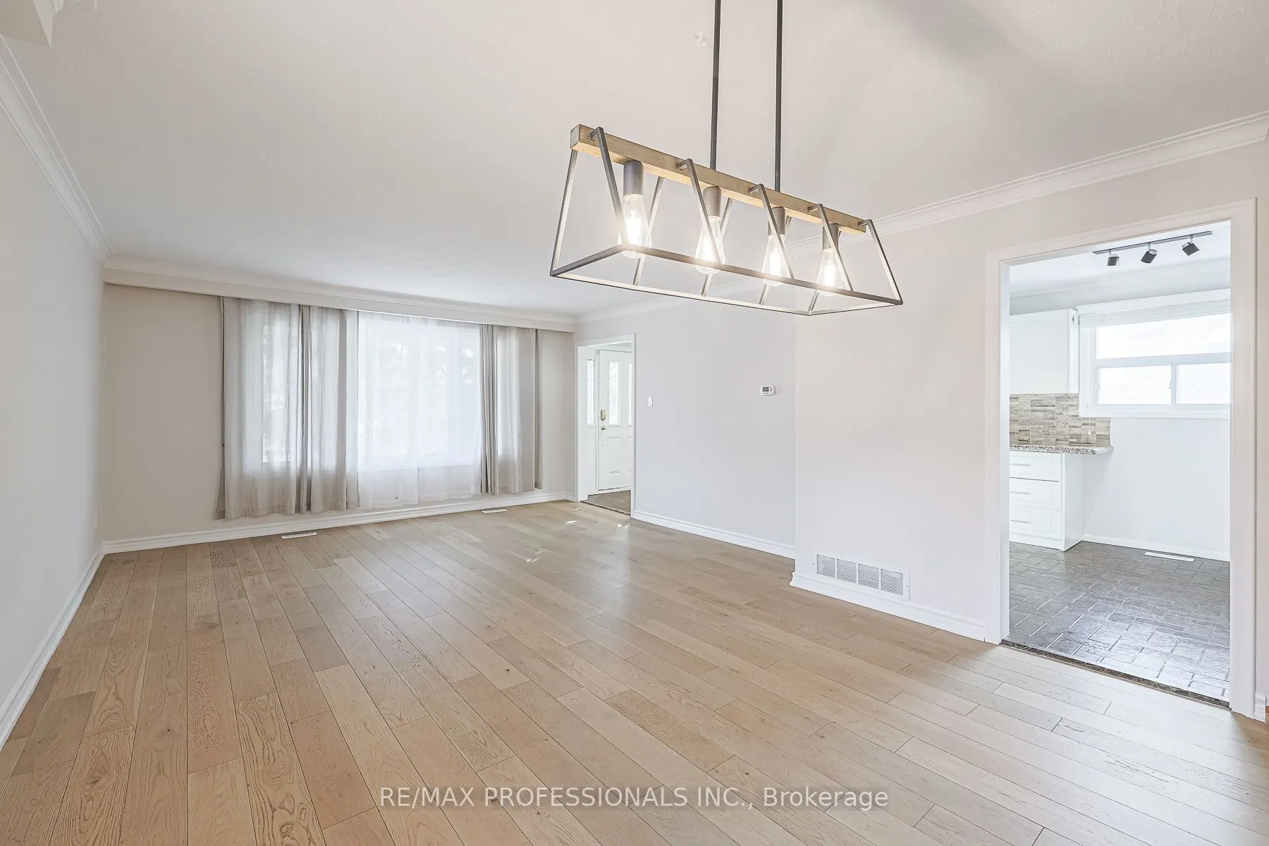 18 West Wareside Rd