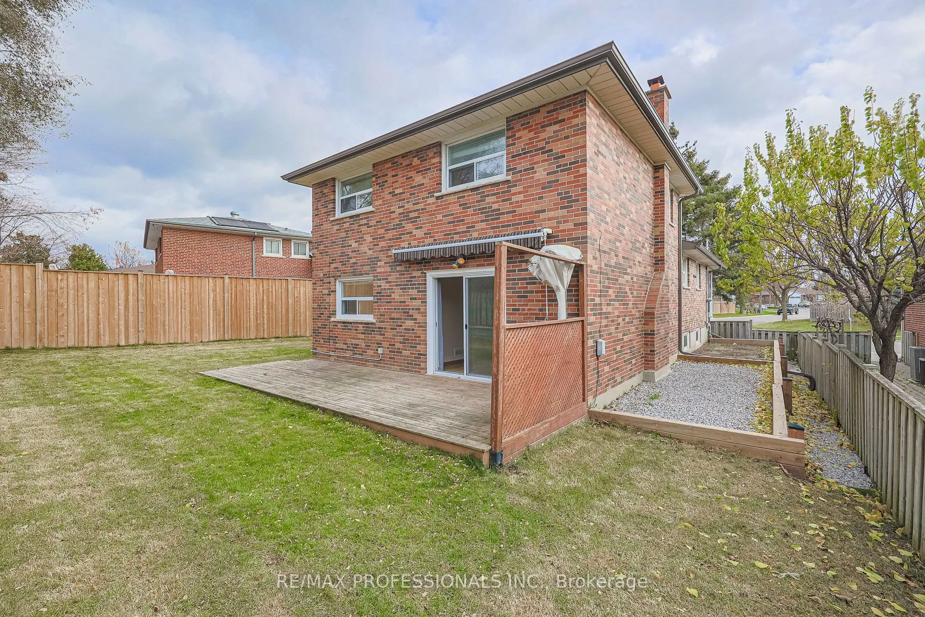 18 West Wareside Rd