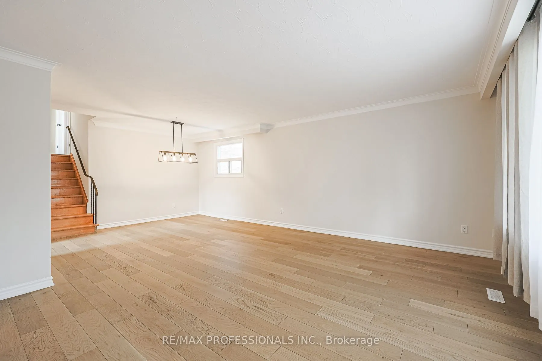 18 West Wareside Rd