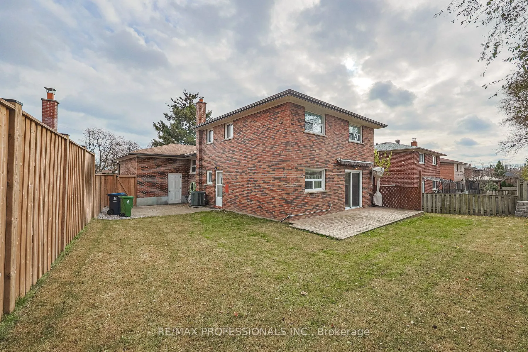 18 West Wareside Rd