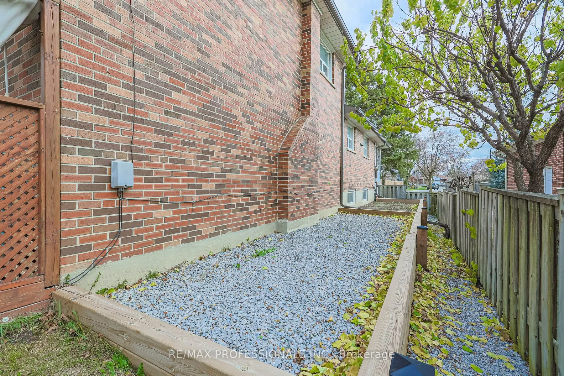 18 West Wareside Rd