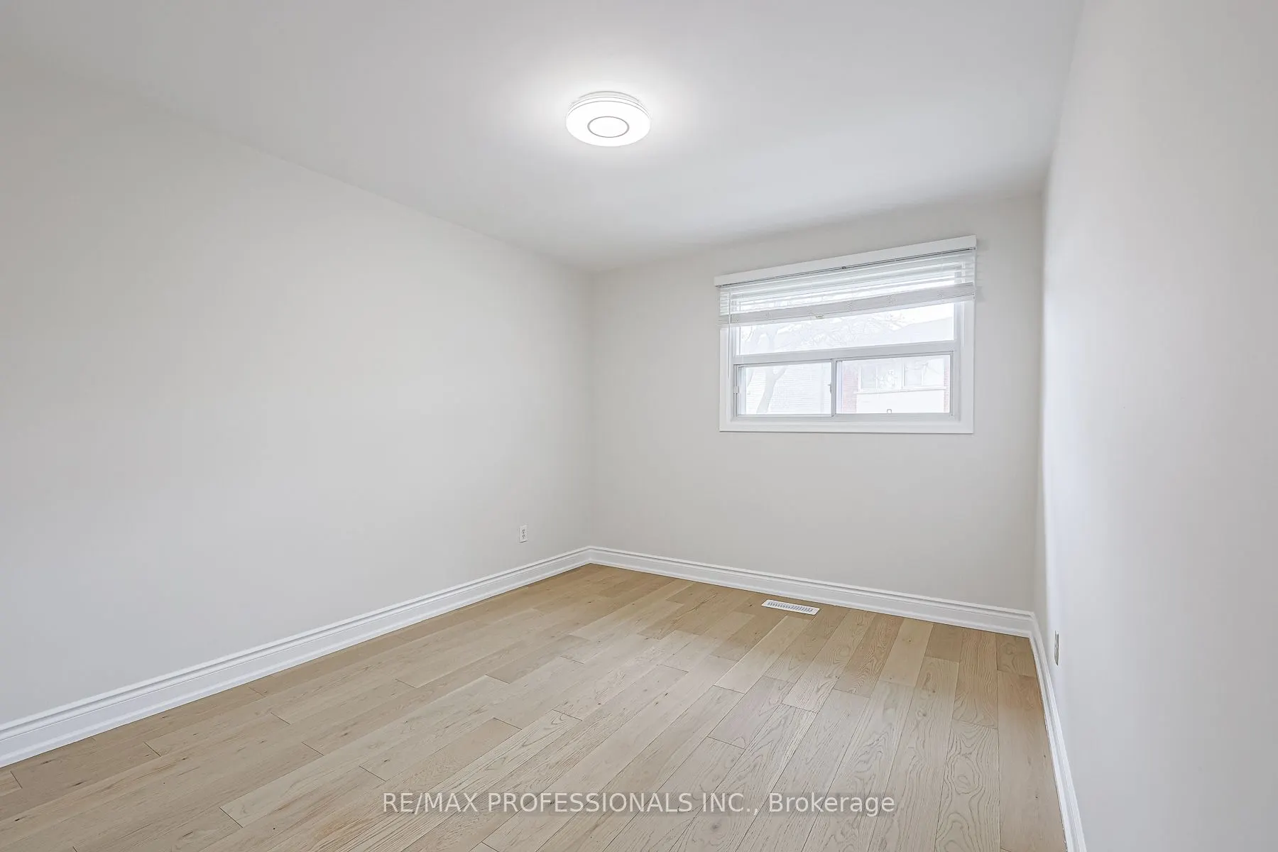 18 West Wareside Rd