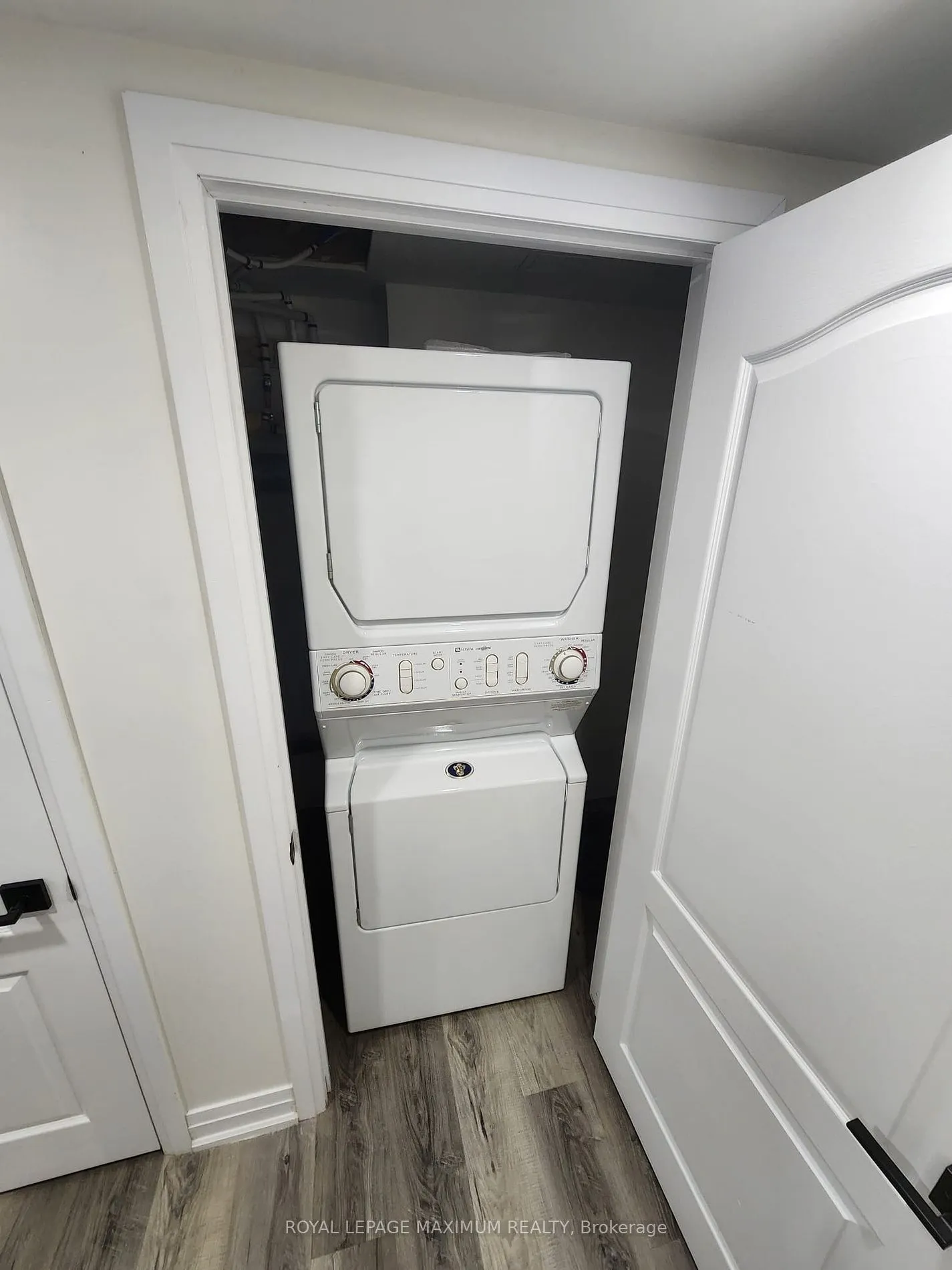 8 Lawrence Cres